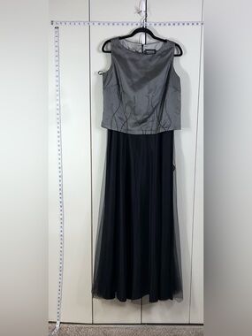 Arianna by Rachael & Rae Gray Beaded Overlay Formal Gown Maxi Dress Size 14